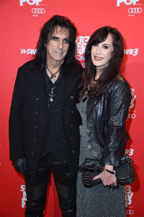 is alice cooper currently married